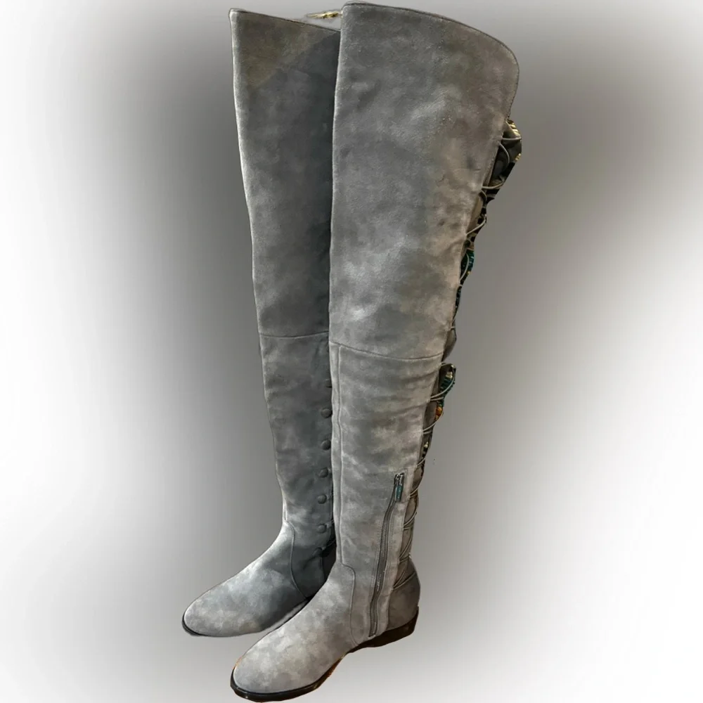 Vince Camuto excellent preowned